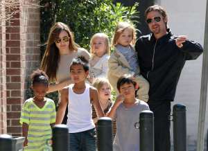 Žvaigždžių gyvenimas Angelina Jolie ir Brad Pitt šeima